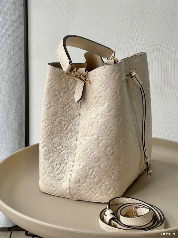 LOUIS VUITTON MM NÉONOÉ 0801